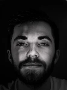 Good vs Bad Headshots and How to Improve Your Photo Effectively