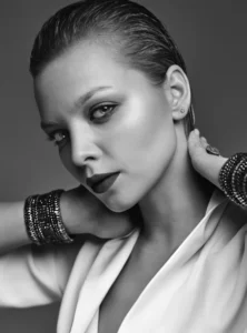6 Monochrome Headshot Tips for Breathtaking Photos