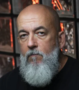 6 Facial Hair Expert Tips for a Flawless Headshot