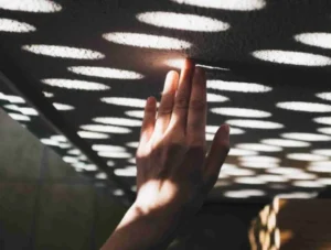 Using Light to Find the Right Angle